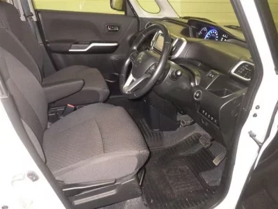 Mitsubishi DELICA D2