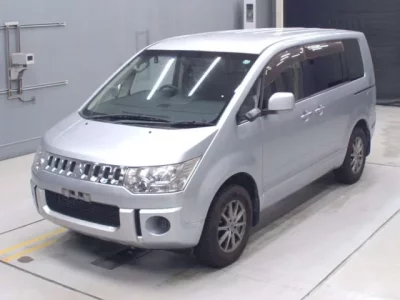 Mitsubishi DELICA D5