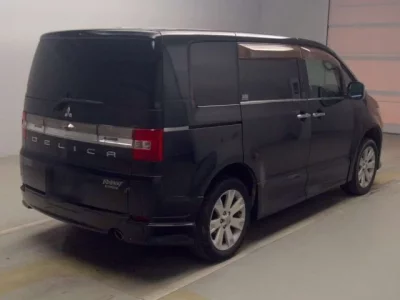 Mitsubishi DELICA D5