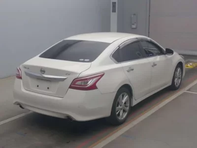 Nissan TEANA