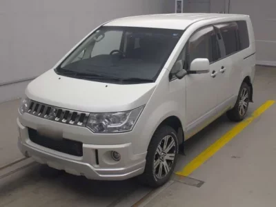 Mitsubishi DELICA D5