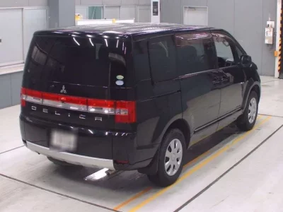 Mitsubishi DELICA D5