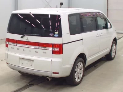 Mitsubishi DELICA D5