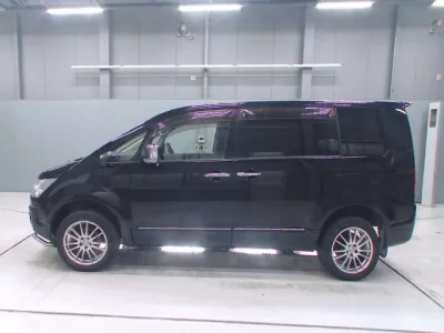 Mitsubishi DELICA D5