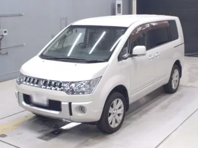 Mitsubishi DELICA D5