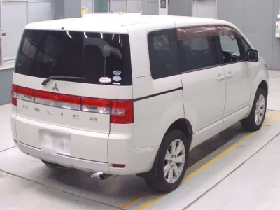 Mitsubishi DELICA D5