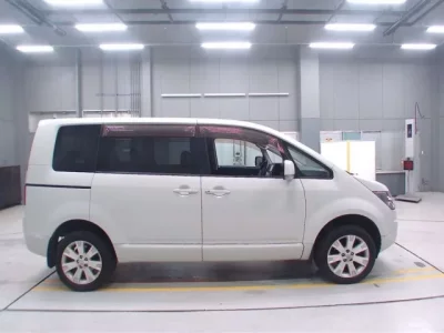 Mitsubishi DELICA D5