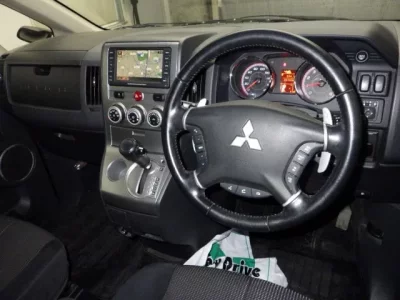 Mitsubishi DELICA D5