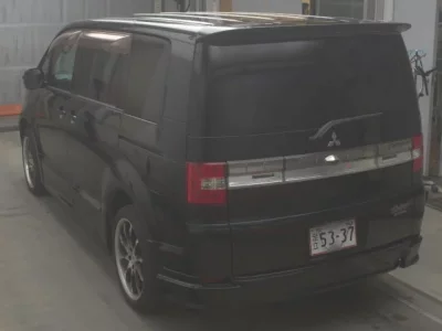 Mitsubishi DELICA D5