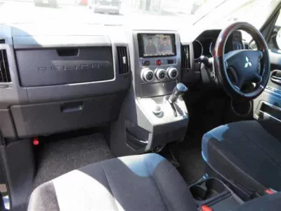 Mitsubishi DELICA D5