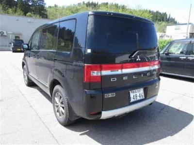 Mitsubishi DELICA D5