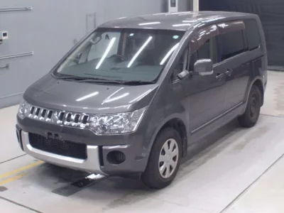 Mitsubishi DELICA D5