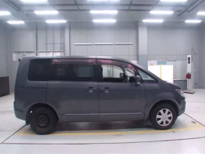 Mitsubishi DELICA D5