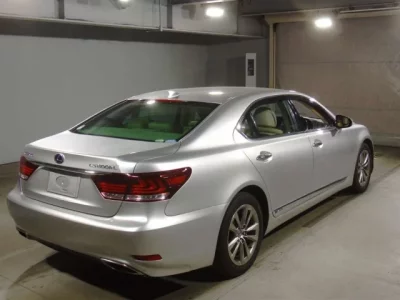 Lexus LS
