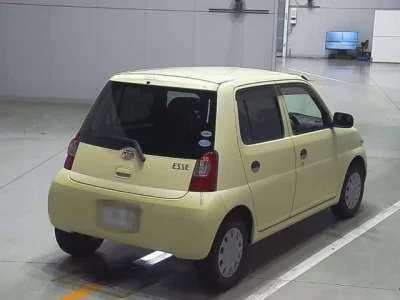Daihatsu Esse