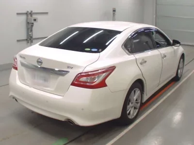 Nissan TEANA