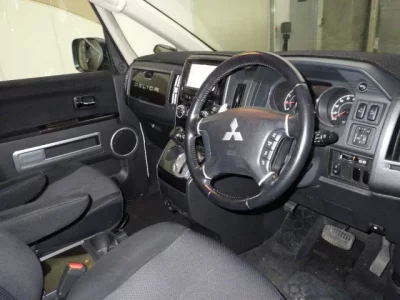 Mitsubishi DELICA D5