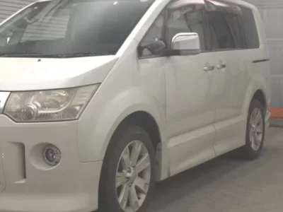 Mitsubishi DELICA D5