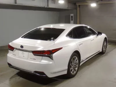 Lexus LS