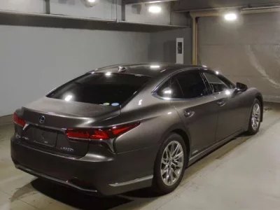 Lexus LS