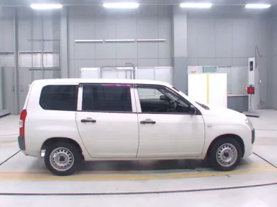 Toyota SUCCEED