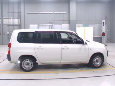 Toyota SUCCEED