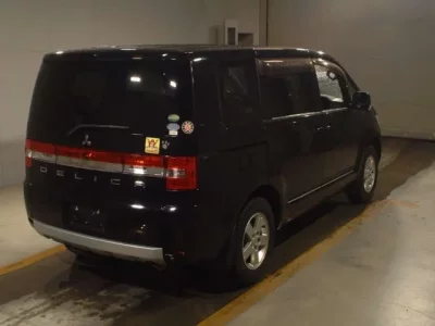Mitsubishi DELICA D5
