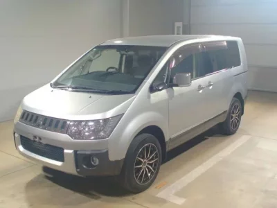 Mitsubishi DELICA D5