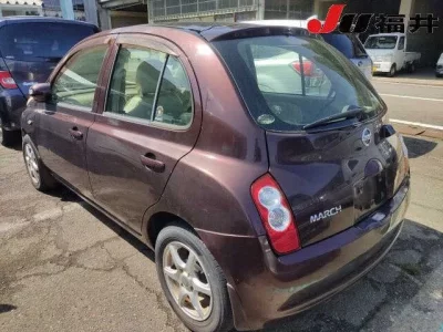 Nissan MARCH