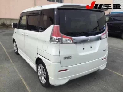 Mitsubishi DELICA D2