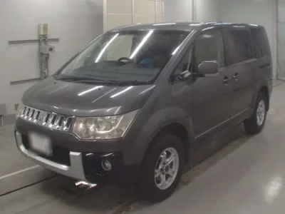 Mitsubishi DELICA D5