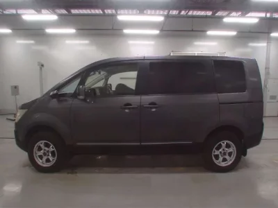 Mitsubishi DELICA D5