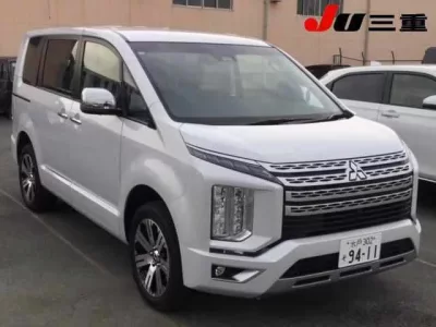 Mitsubishi DELICA D5