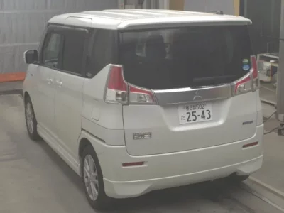 Mitsubishi DELICA D2