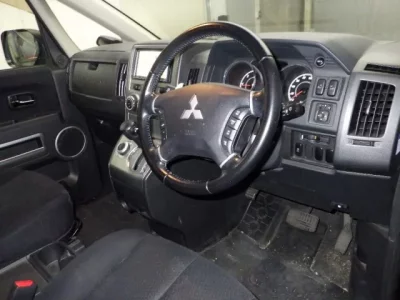 Mitsubishi DELICA D5