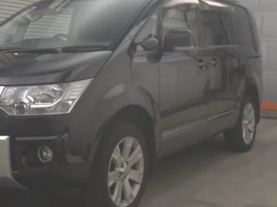 Mitsubishi DELICA D5