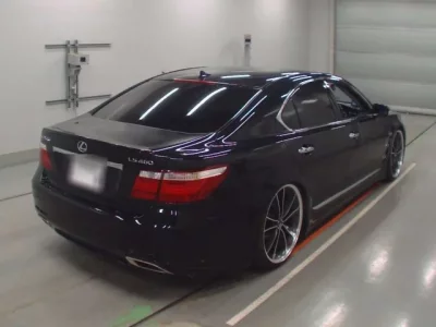 Lexus LS