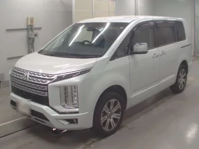 Mitsubishi DELICA D5