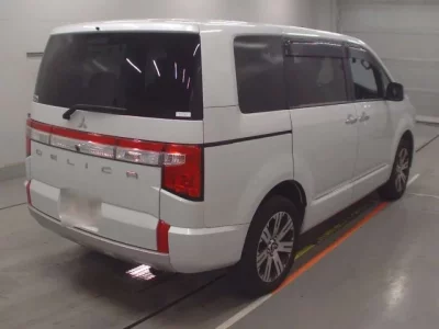 Mitsubishi DELICA D5