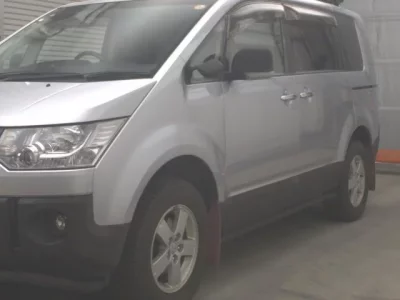 Mitsubishi DELICA D5