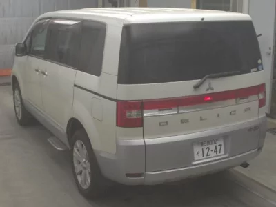 Mitsubishi DELICA D5