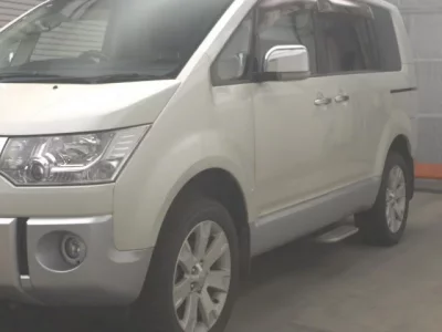 Mitsubishi DELICA D5