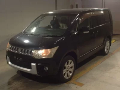Mitsubishi DELICA D5