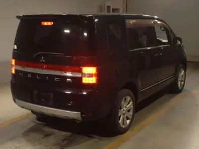 Mitsubishi DELICA D5