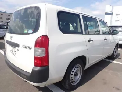 Toyota SUCCEED