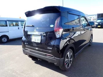 Mitsubishi EK X