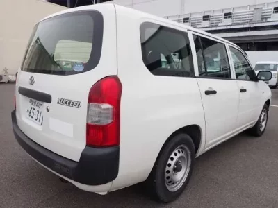 Toyota SUCCEED