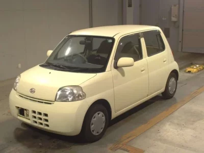 Daihatsu Esse
