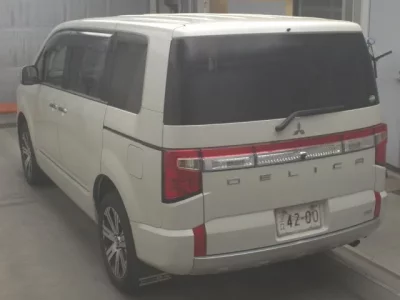 Mitsubishi DELICA D5