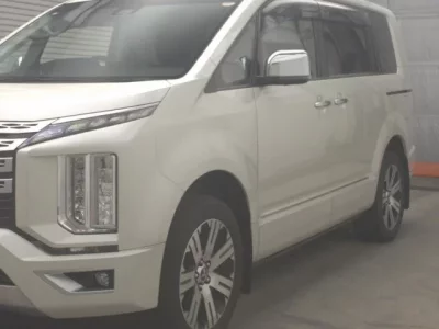 Mitsubishi DELICA D5